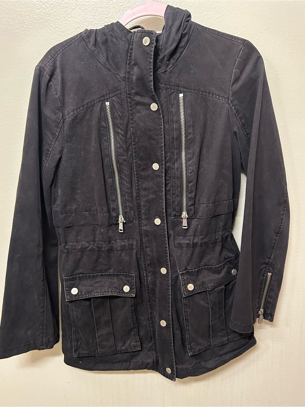 Black Zip-Front Jacket overcoat w Buttons and Pockets, Hooded